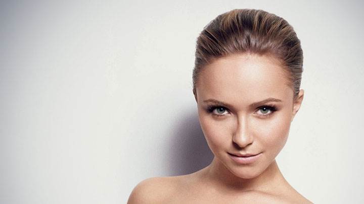 Cute Hayden Panettiere Smiling Face And Looking Front